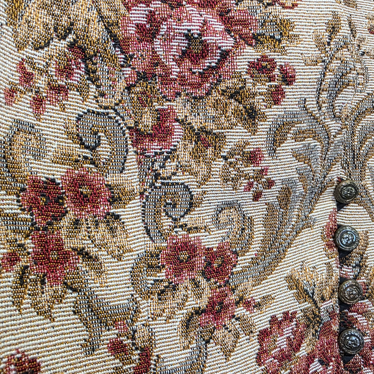 Kukkakirjailtu liivi