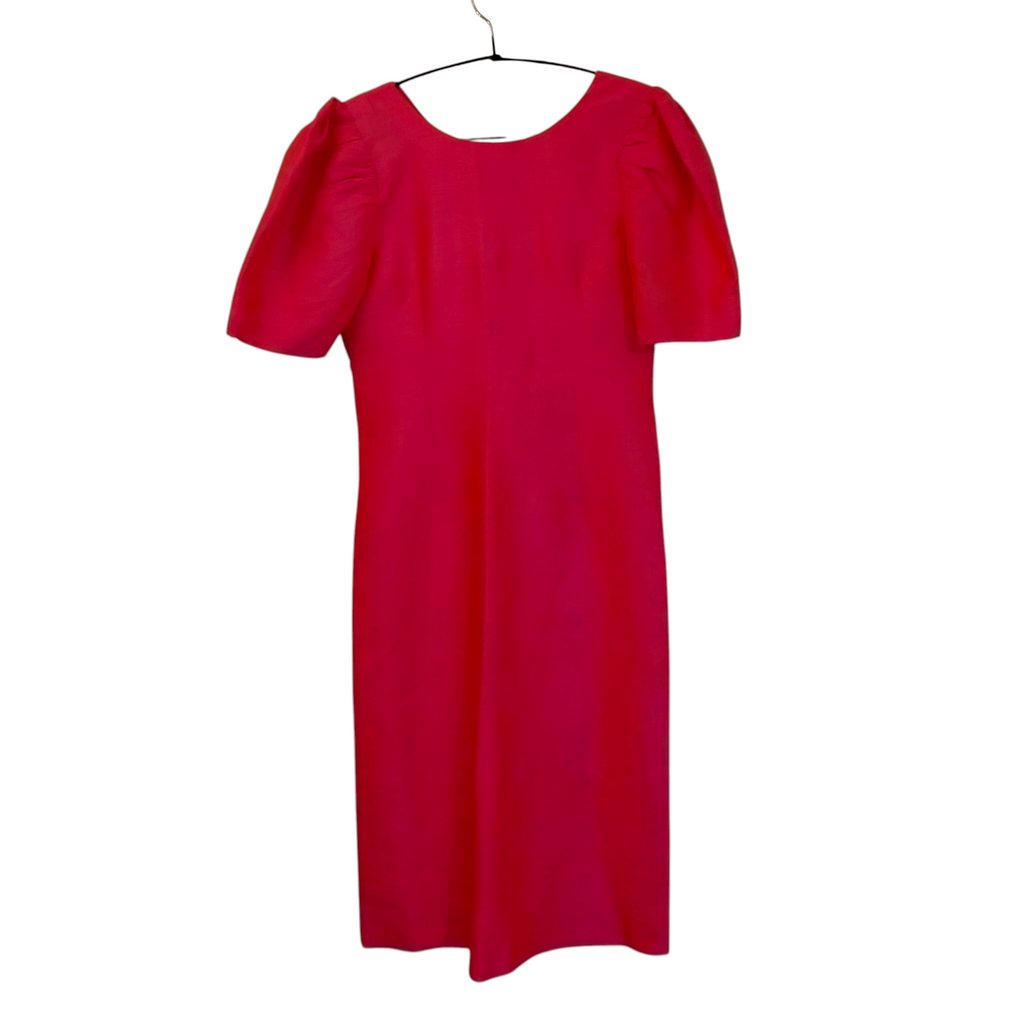 Hohtavan pinkki mekko + hattu